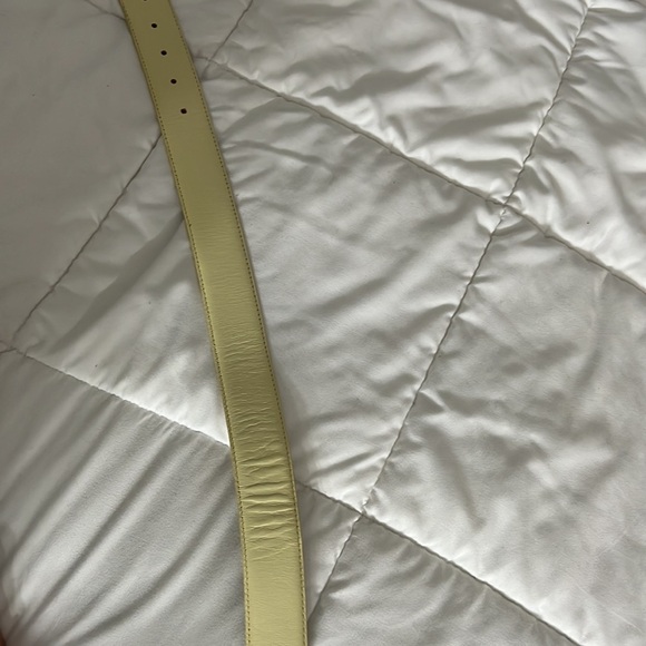 LIZ CLAIBORNE IVORY/ GOLD BELT - Picture 5 of 5